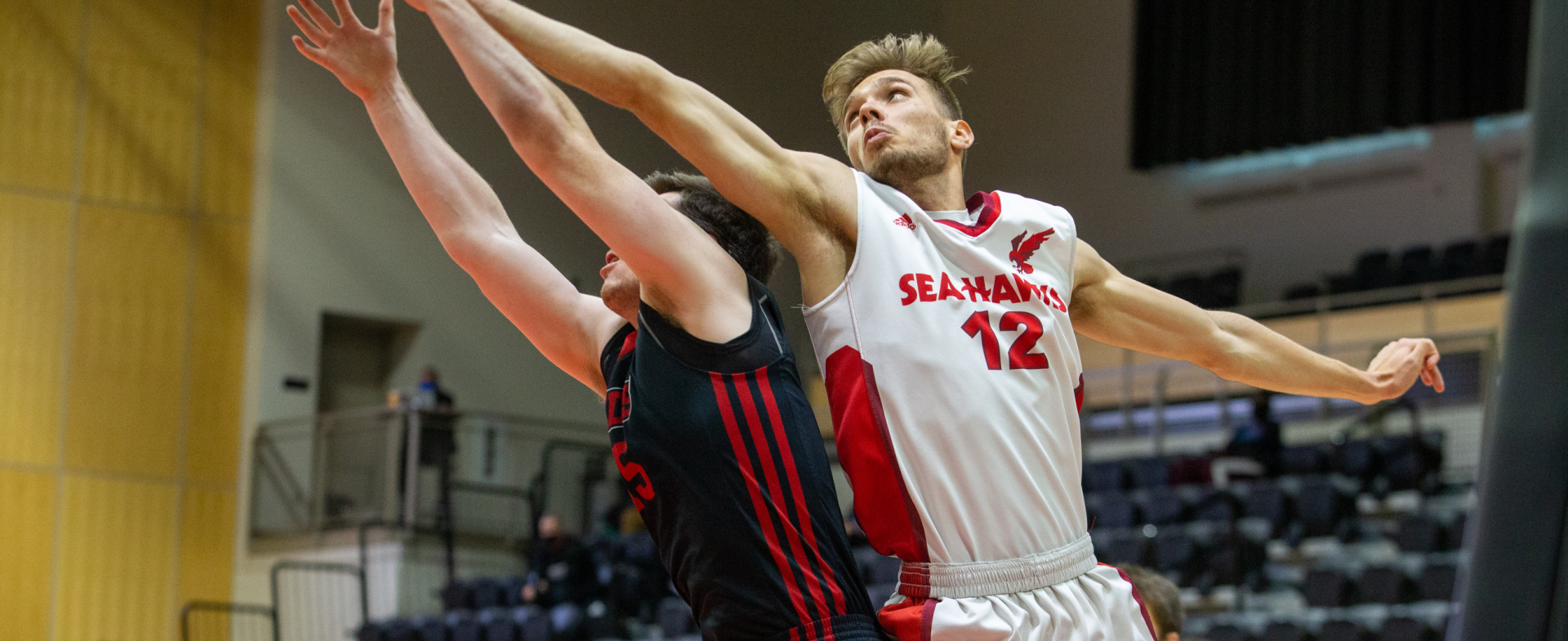 Memorial Sea-Hawks Top the Reds