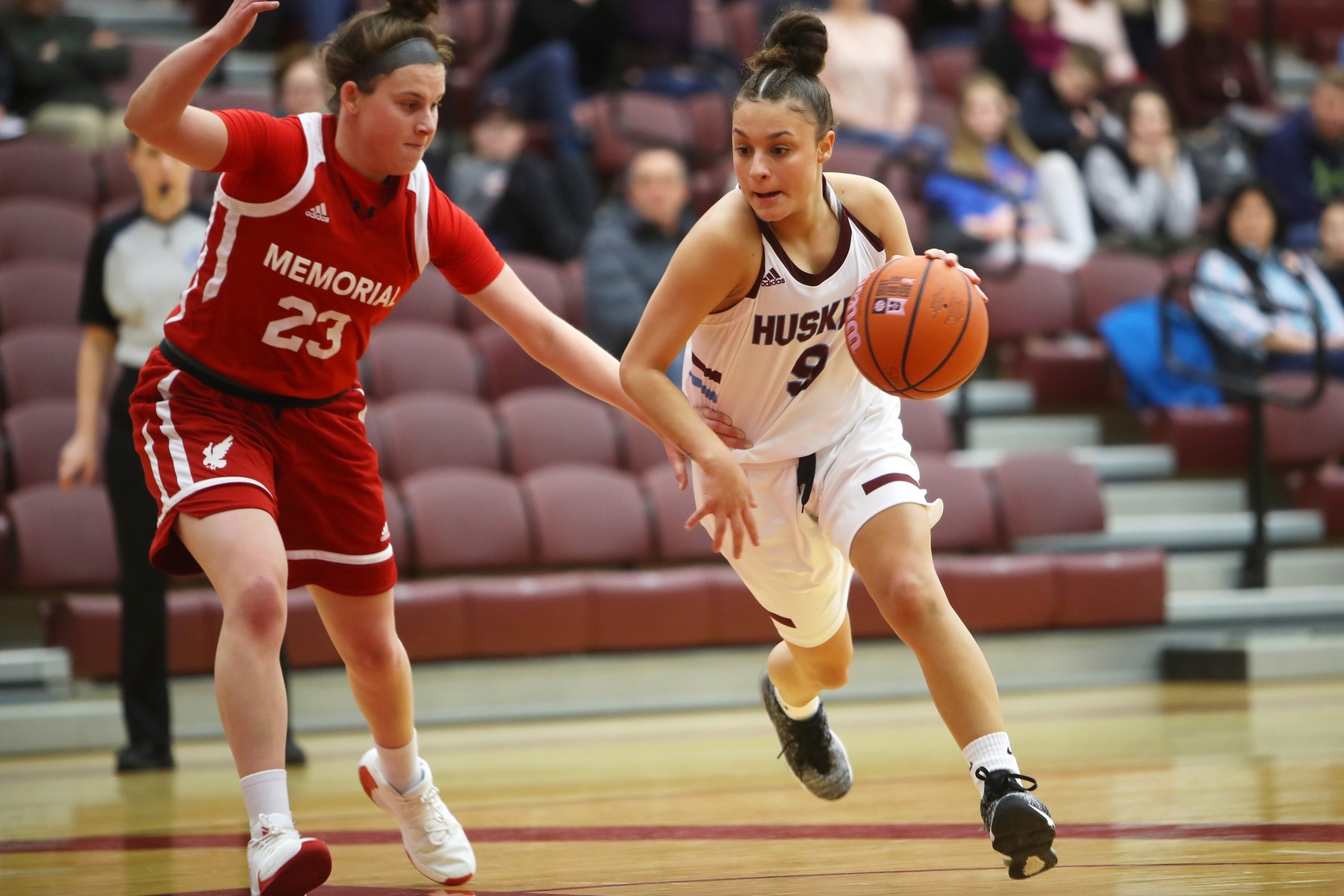 Hawks Down Huskies in 1st Game of Weekend