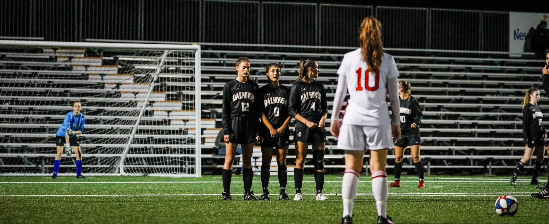Sea-Hawks and Tigers Tie in Game One