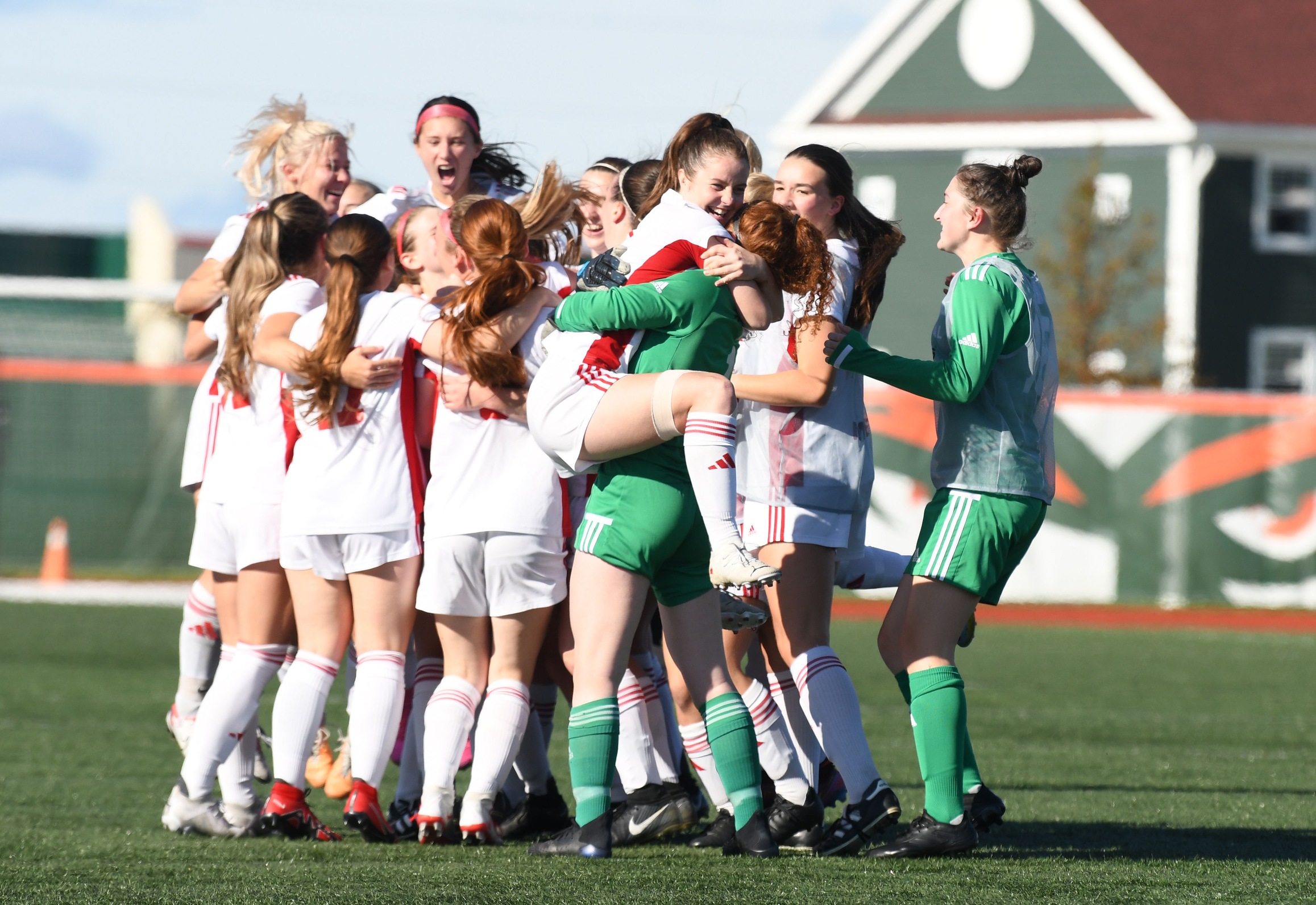 Sea-Hawks leave the AUS Playoffs with a Hard Fought Run