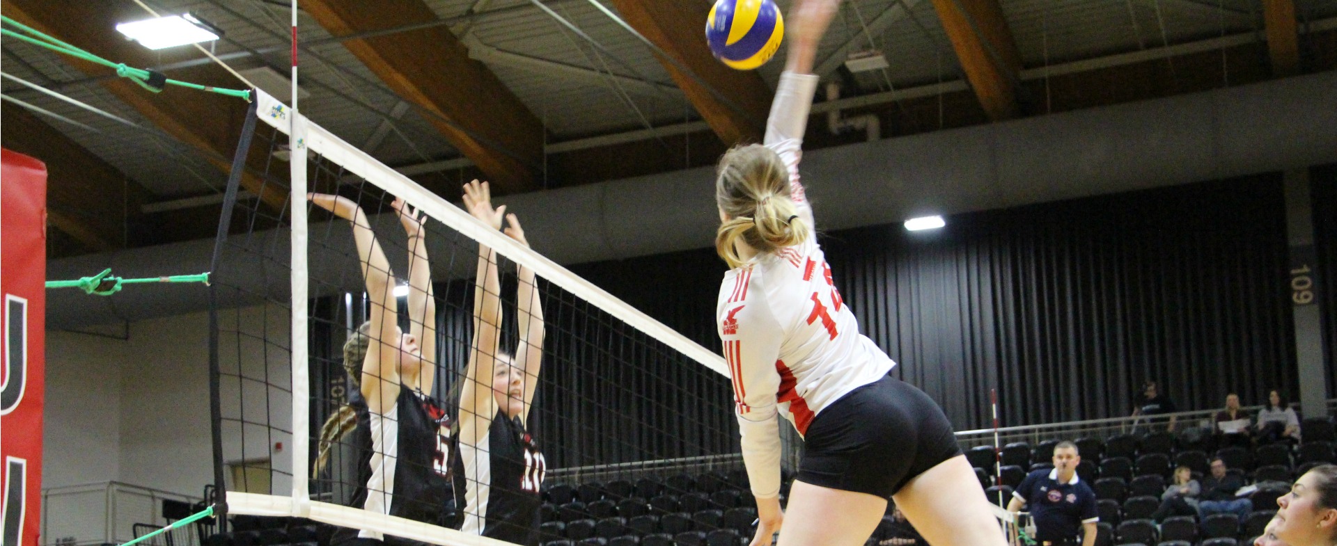 Sea-Hawks earn 3-0 road win over Varsity Reds